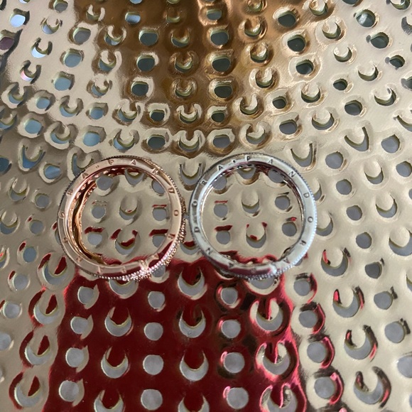 Pandora Pave Signature Interlocking Rings - Picture 4 of 9